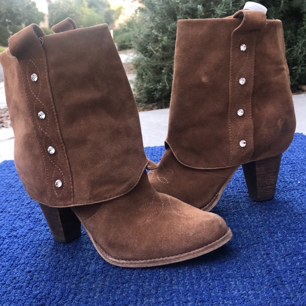 ZiGiny Short Rodeo heeled brown booties boots